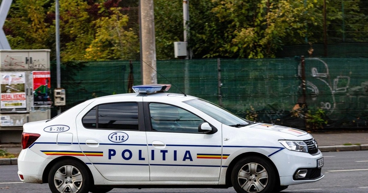Masina a Politiei Romane (Politia Rutiera) in trafic Bucuresti, Romania, 2023.