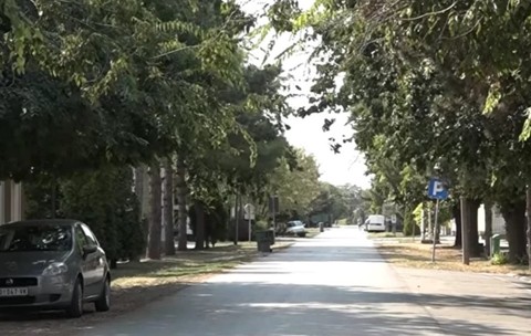 Satul cu toate strazile asfaltate din Banatul sârbesc