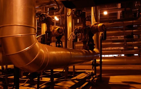 Conducte în interiorul unei centrale energetice. Poză cu caracter ilustrativ. Foto: Shutterstock