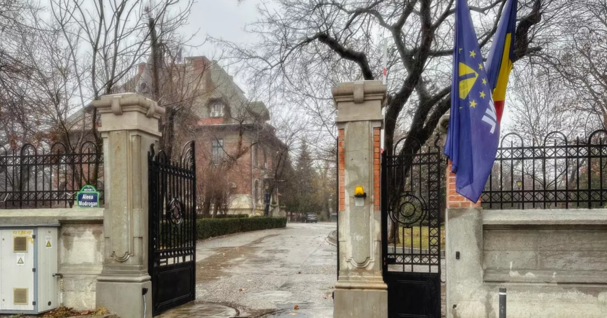 Partidul Național Liberal-Filiala Ilfov plătește o chirie modică pentru terenul din Aleea Modrogan. Foto: Eli Driu.