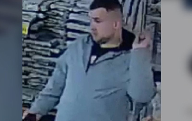 Un bărbat a aruncat cu ouă într-o vânzătoare, după ce a jucat „Piatră-foarfecă-hârtie” cu un prieten, în Ucraina