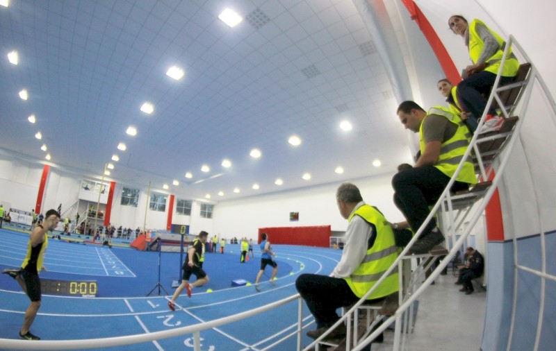 Atletul care va reuși cea mai bună performanță la CN de sală va primi 10.000 de lei