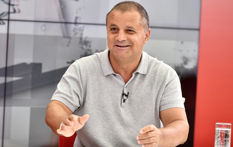 Costel Orac a trecut cu bine peste momentele grele: „Am făcut infarct cu complicații. Medicii m-au salvat, doar 5% mai supraviețuiesc”