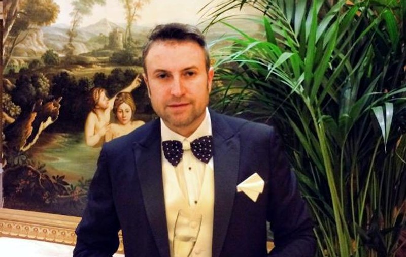 AMINTIRILE ÎI CHINUIESC! Cătălin Botezatu, ÎN IPOSTAZE TANDRE alături de FOSTA LOGODNICĂ, ACUM CĂSĂTORITĂ, înainte de Revelion. FOTO