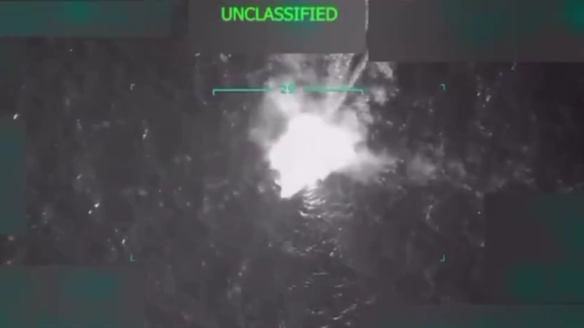 SUA au tras asupra unei nave din Venezuela care transporta droguri. Foto Captură video
