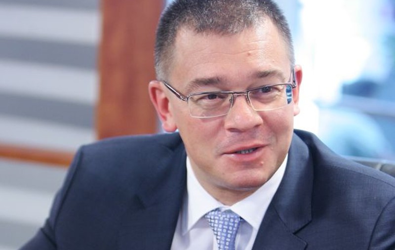Mihai Răzvan Ungureanu își sărbătorește, astăzi, ziua de naștere. Transmite-i un mesaj!