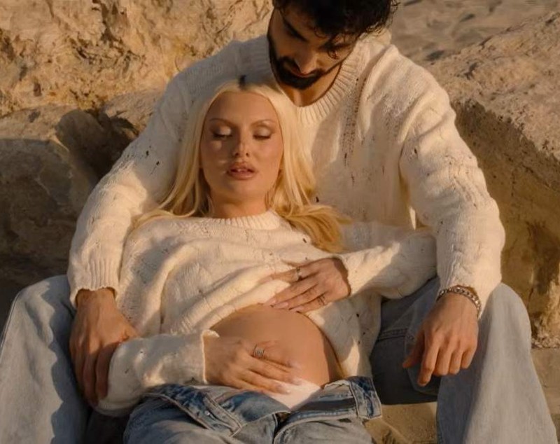 Imagini emoționante cu Alexandra Stan însărcinată. Artista va avea o fetiță: „Tot ce mi-am dorit vreodată”