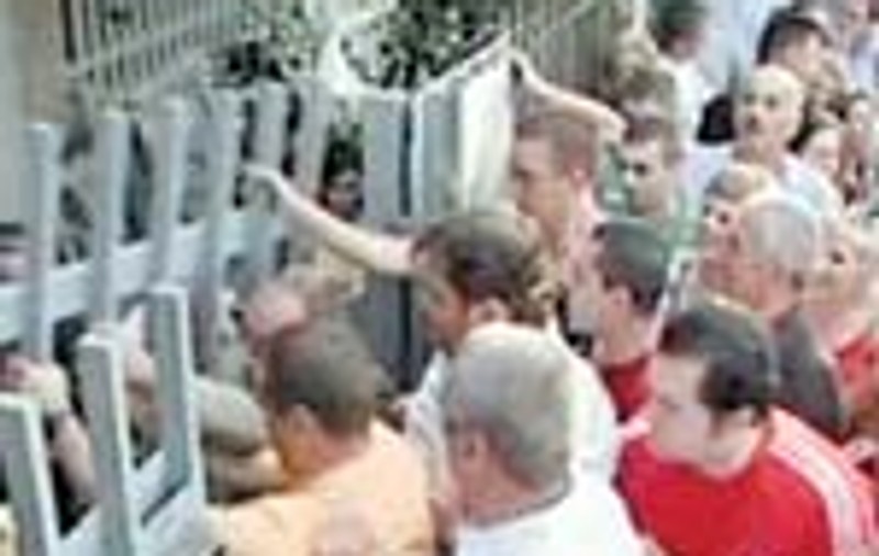 Batalie la urne, la Madrid