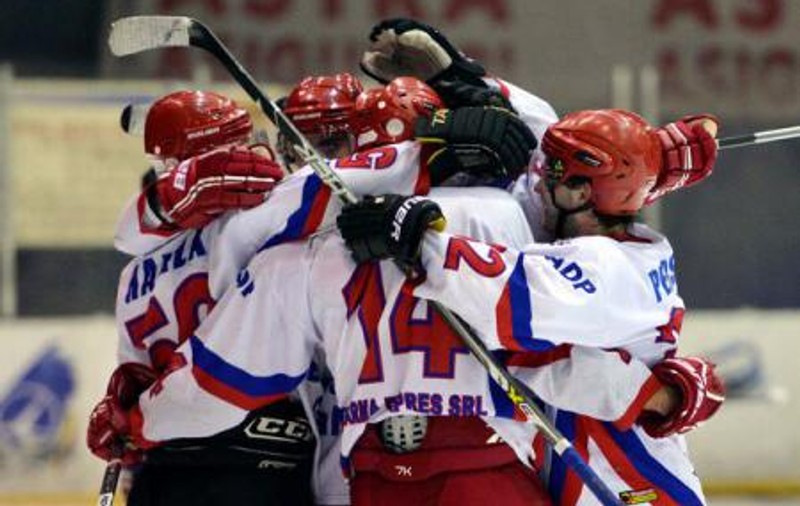 Steaua și Dunărea Galați, victorii clare în play-offul Campionatului Național de hochei