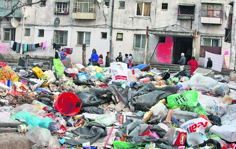Ferentariul «se îneacă» în gunoaie