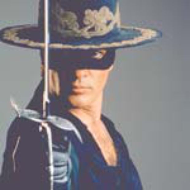 Stuart Wilson a jucat în "masca lui Zorro", al[turi de antonio Banderas (foto)