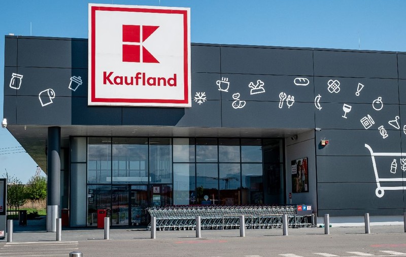 Kaufland vinde cu 40% reducere produsele care-ți apără pielea de arsurile de soare și de îmbătrânirea prematură