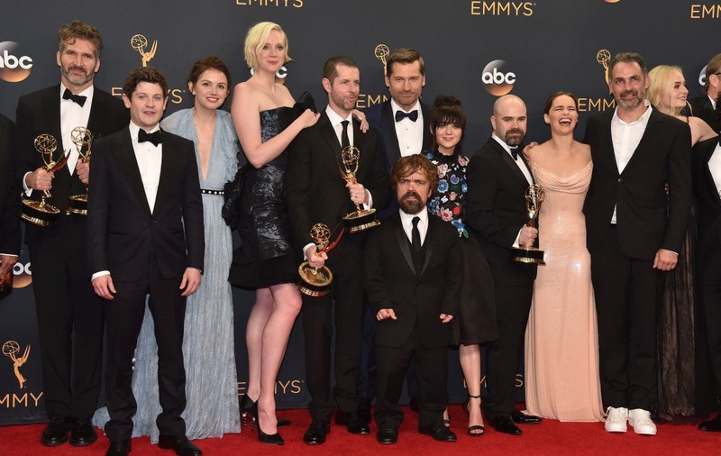 Cum s-a schimbat viața actorilor din serialul "Game of Thrones". Emilia Clarke a suferit două anevrisme în timpul filmărilor, Kit Harington a avut nevoie de terapie