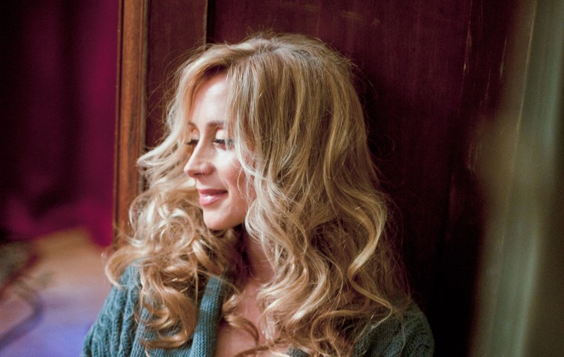 Se suplimentează biletele la concertul Lara Fabian
