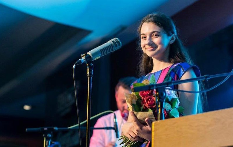 EXCLUSIV/ Laura Bretan cântă alături de Corul Academic Radio. Micuța solistă ce a fermecat America, în turneu în România