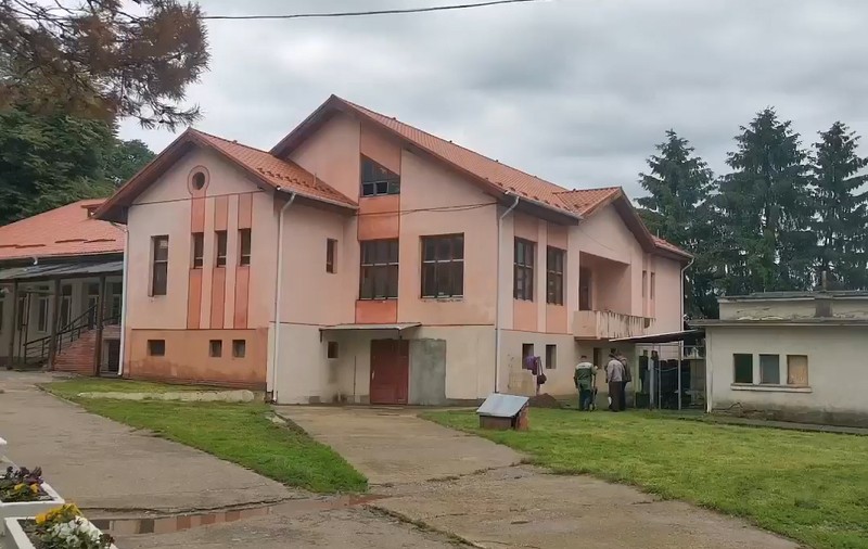 Angajații unui centru de recuperare din Suceava acuză conducerea că li s-a cerut să facă o chetă pentru a plăti amenda de 12.000 de lei primită după controale