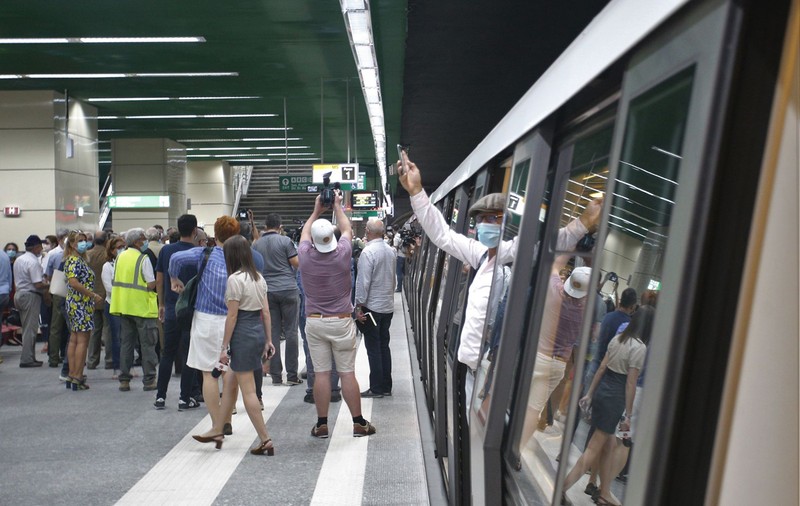 VIDEO | Cum arată metroul din Drumul Taberei. Zece stații, 50.000 de călători pe zi și tehnologie care permite circulația fără conductor