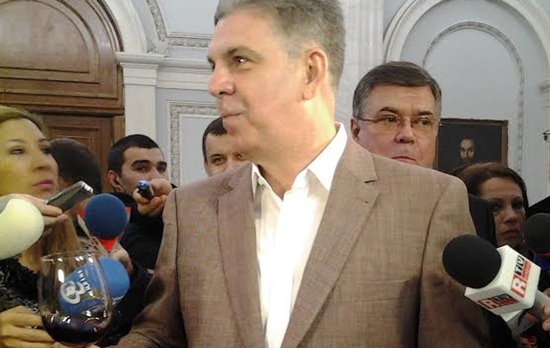 ŞOCANT! Află ce au în comun Regina Marii Britanii şi şeful deputaţilor români