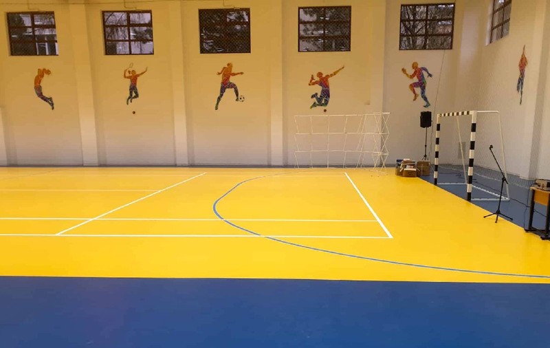 O comună din Iași, cu doar 127 de copii, este trecută în statisticile naționale cu nouă săli de gimnastică