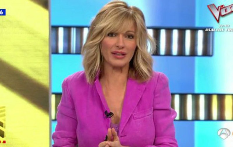 O prezentatoare tv a aflat că sora ei a murit în timp ce era în direct! Cum a reacționat
