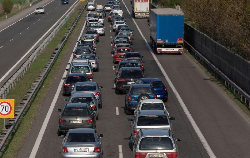 Un șofer de camion a fost filmat de noile camere radar din Bulgaria: conducea cu 162 km/oră, pe autostradă. „Sunt niște criminali”