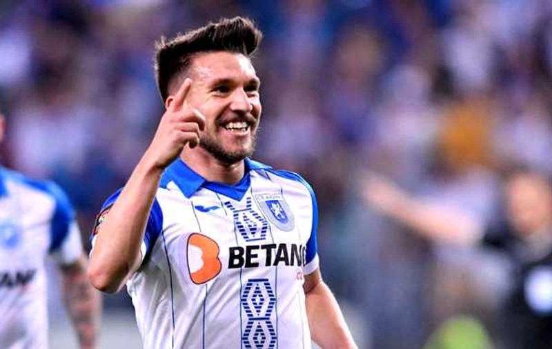 VIDEO | Un fotbalist român și-a cerut iubita de soție de Revelion!