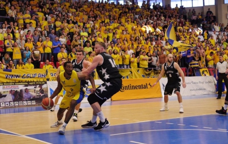 Liderul U-BT Cluj a pierdut la Sibiu, în Liga Națională de baschet. Steaua a învins la Timișoara