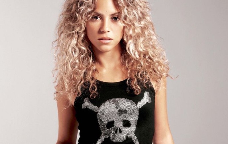 Shakira vrea ca soldaţii din Afganistan să fie înlocuiţi de profesori