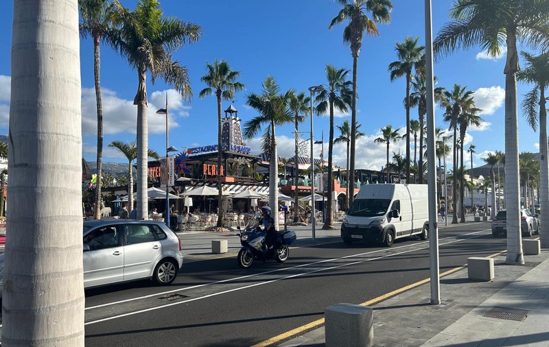 De ce aleg românii să se mute în Tenerife. Cât se câștigă, cât sunt chiriile și cât costă apartamentele: „E ca un concediu de 365 de zile”