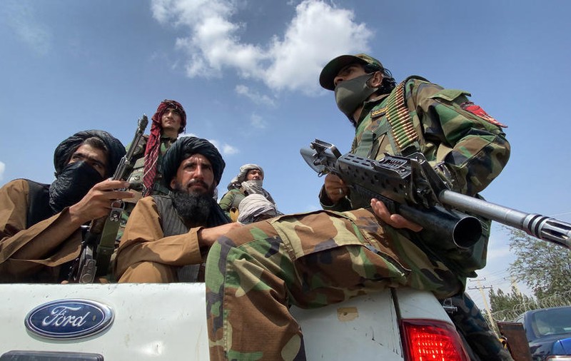 Londra negociază cu talibanii pentru a-şi evacua ultimii cetăţeni din Afganistan