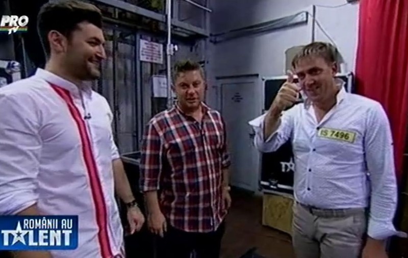 ROMÂNII AU TALENT. Pe bună dreptate, tipul ăsta L-A DAT GATA PE SMILEY. Ce face el ESTE CHIAR MAGIC