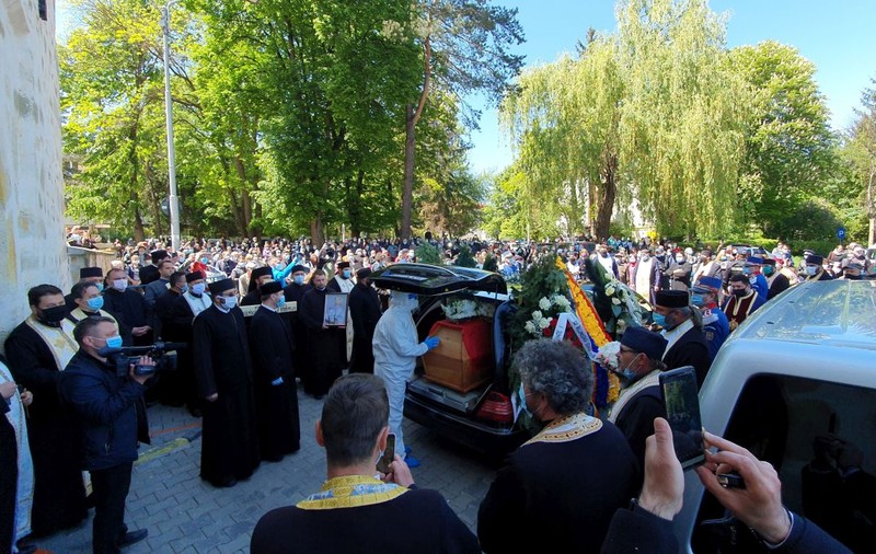 Instituția lui Arafat anunță că acordul pentru funeraliile lui Pimen nu a prevăzut și o derogare de la normele de sănătate publică