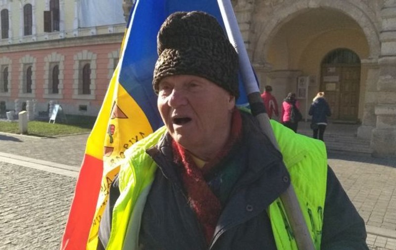 Un român din Republica Moldova a mers pe jos 500 de kilometri până la Alba Iulia. Motivul gestului făcut de Centenarul Marii Uniri