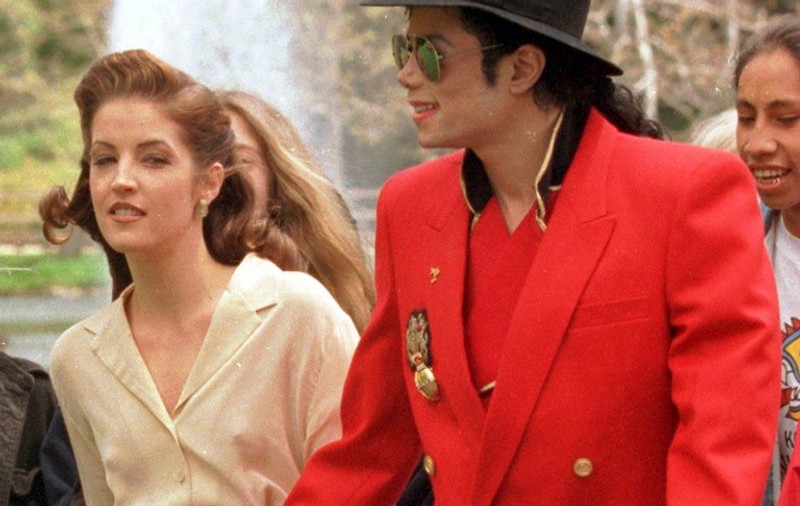 Fantoma lui Michael îi cere scuze Lisei Marie Presley