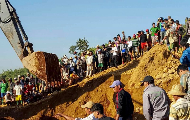 Cel puţin 13 morţi într-o alunecare de teren produsă în Myanmar! Bilanțul ar putea crește