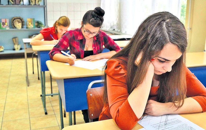 Simulare BAC 2019 - Istorie. Elevii claselor a XI-a și a XII-a de la uman îşi testează cunoştinţele la proba obligatorie a profilului