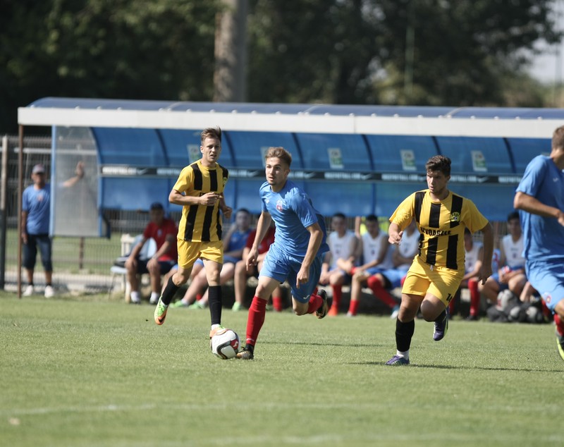 CSA Steaua a jucat sâmbătă un amical cu Unirea Izvoarele. Peste 800 de oameni, la meci. Scor de ”maidan” / FOTO