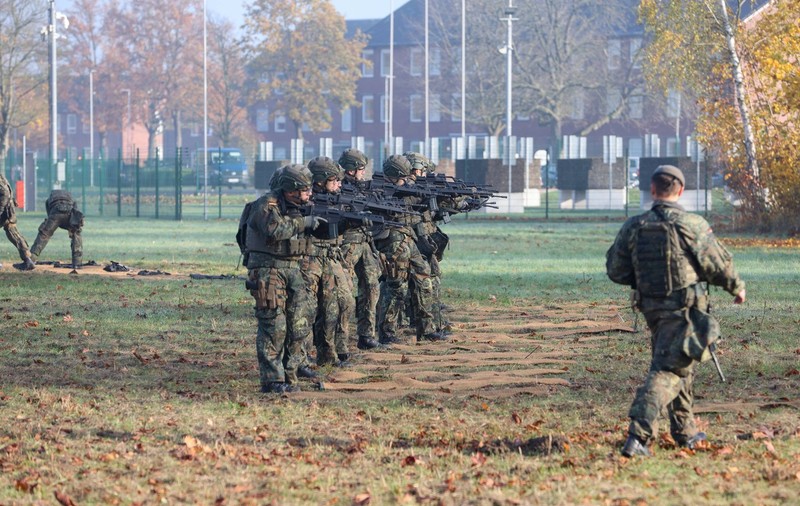 Soldații germani vor avea uniforme și echipamente militare noi, în valoare de 19 miliarde de euro