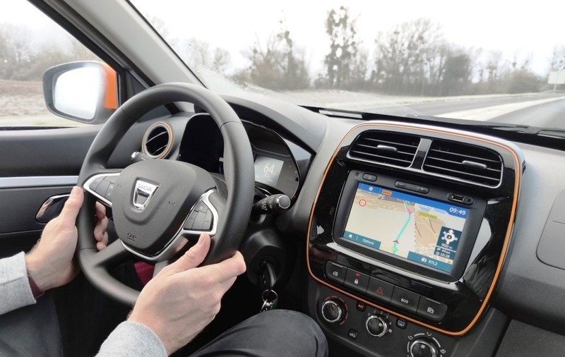 Ce este o mașină electrică și cum se conduce un astfel de automobil