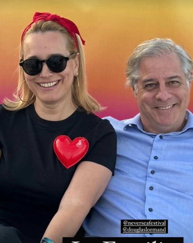 Cum s-a îmbrăcat Andreea Esca la Neversea 2024. Prezentatoarea a dansat cu Mihai Rait Dragomir, Dorel din „Las Fierbinți”