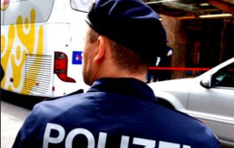 A murit în toaleta unui fast-food din Germania și a fost găsit după mai bine de 20 de ore