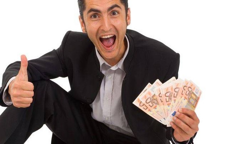 EURO nu se mai oprește din creștere. Cursul a ajuns la 4,5651 lei