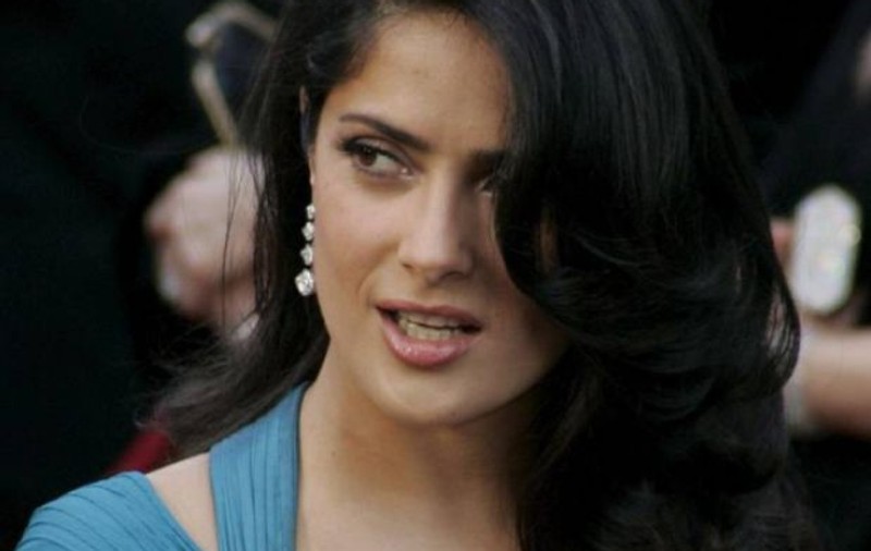 Salma Hayek a ajuns la spital, dar tricoul cu care s-a internat te lasă mască|VIDEO