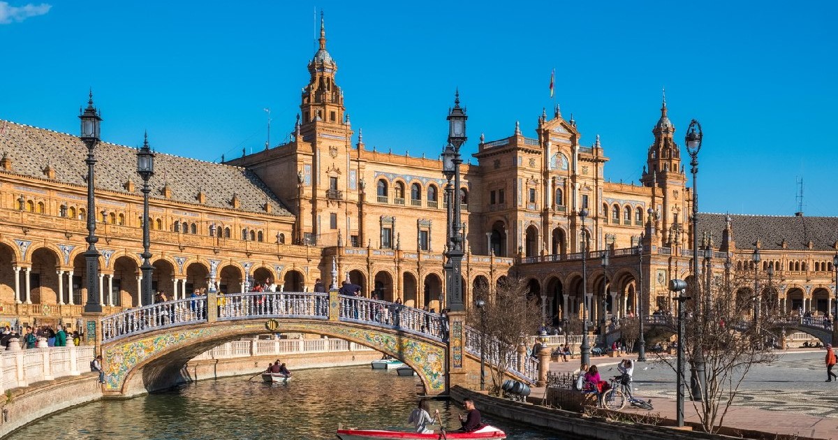 Sevilla, Andaluzia, Spania: Vedere generală a Pieței Spaniei din orașul Sevilla, Spania.