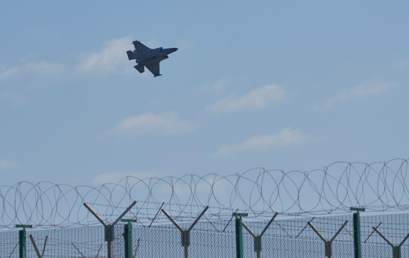 Grecia trimite nave de război și avioane de luptă în Cipru după ce o dronă Shahed a lovit baza aeriană britanică de la Akrotiri