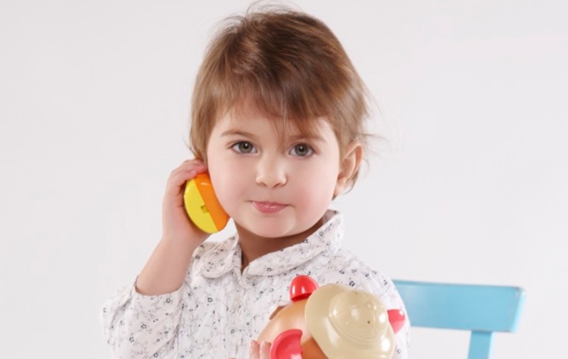 Telefonul unde copiii sunt ascultați