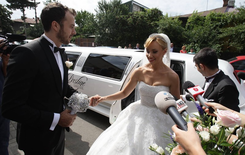 "Bebeluşa" Oana Ioniţă SE DESTĂNUIE: A PLÂNS LA PROPRIA NUNTĂ! Află aici motivul lacrimilor