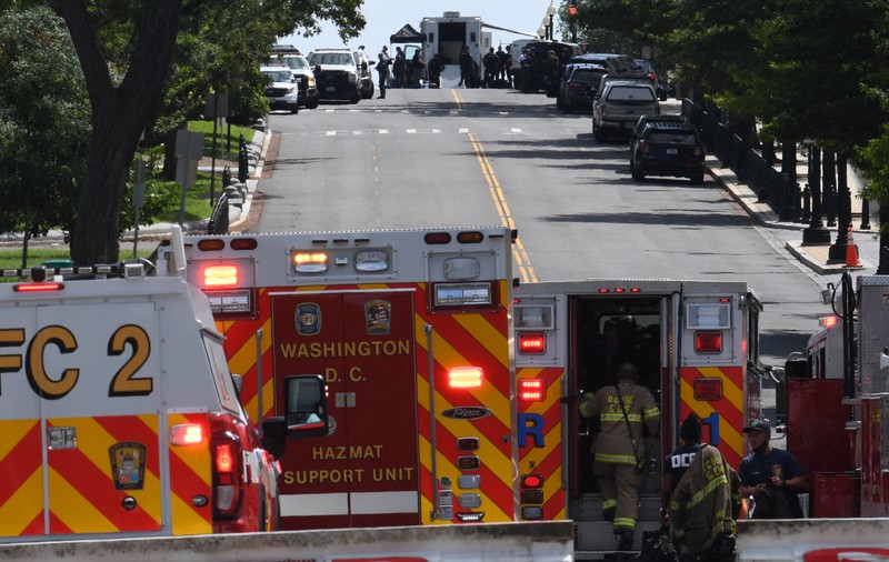 Alertă la Capitoliul din Washington după ce un bărbat a amenințat că va detona o bombă