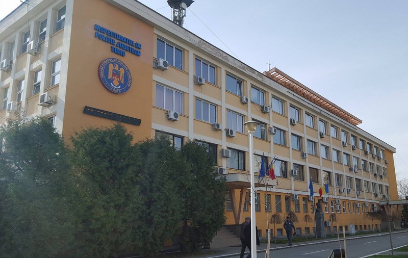 IPJ Timiş a dispus verificări, după ce Libertatea a dezvăluit cazul polițiștilor înregistrați în timp ce au băgat bani cu forța în buzunarul unui tânăr vizat de un flagrant