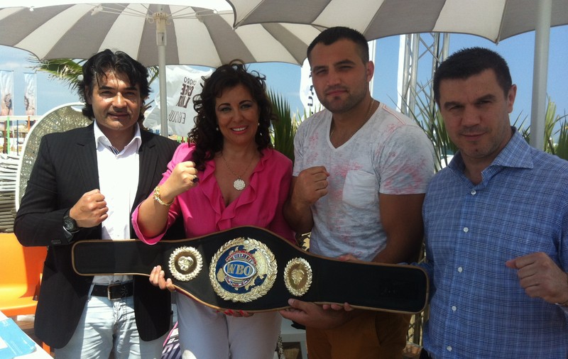 Cristian Ciocan "Hammer", meci de box cu o.. doamnă